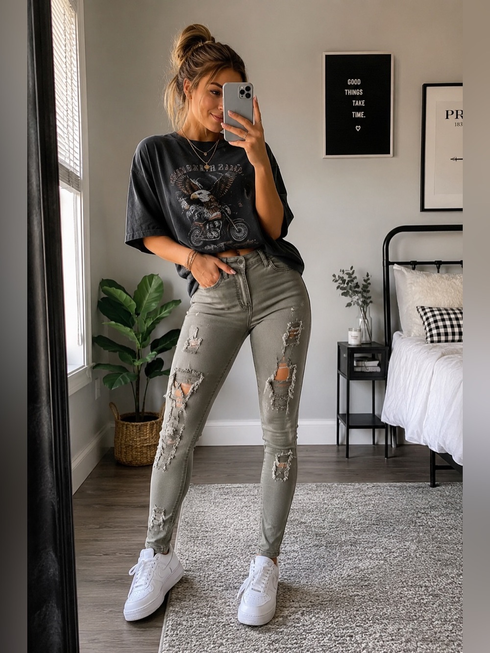 American Eagle Olive Distressed Super Stretch Skinny Jeans Size 2